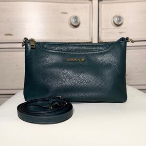 Amelie Galanti Convertible Crossbody Bag 💣